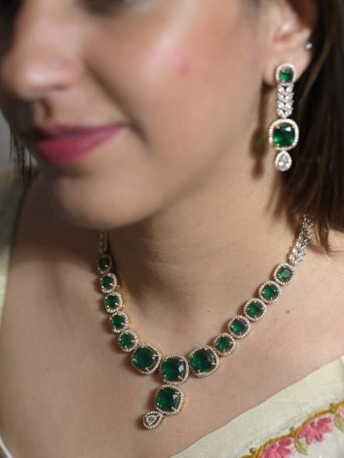 Emerald Green Cushion-Cut Stone Choker and Matching Drop Earring Set