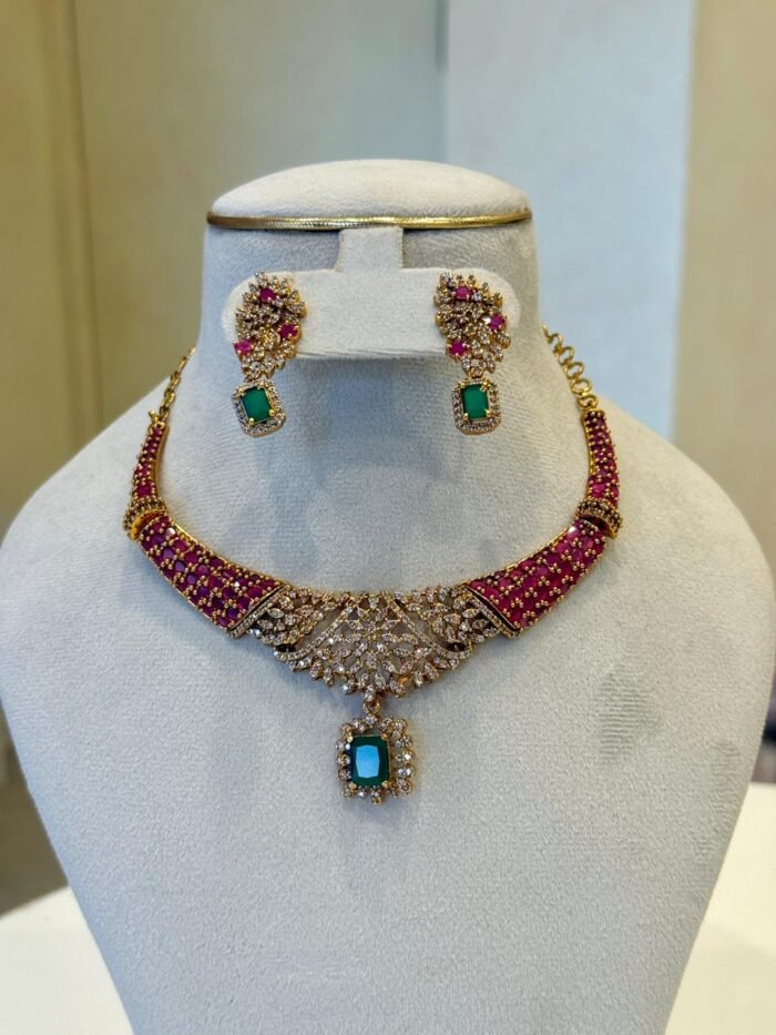 MULTICOLOR KEMP STONE NECKLACE